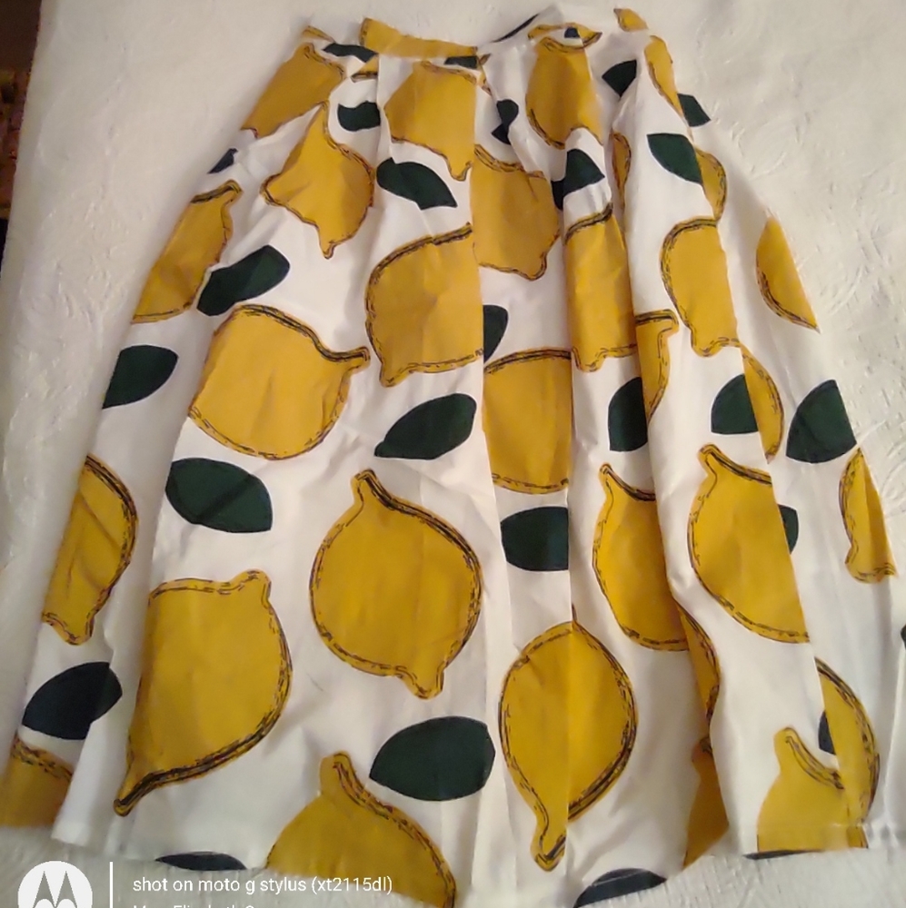 A lemon skirt from ChicWish